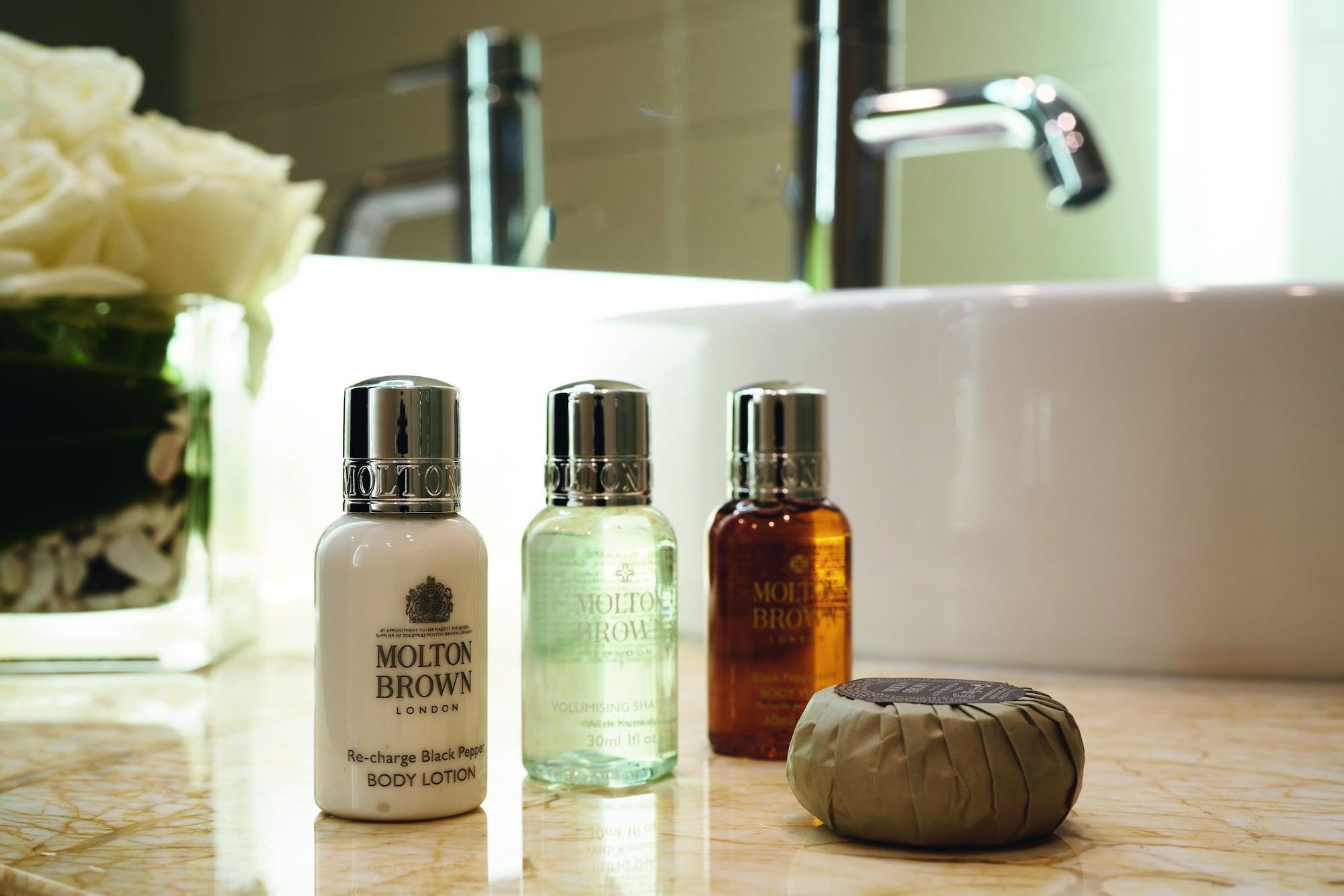 Movenpick Hotel & Convention Centre Klia Sepang Zewnętrze zdjęcie Molton Brown products