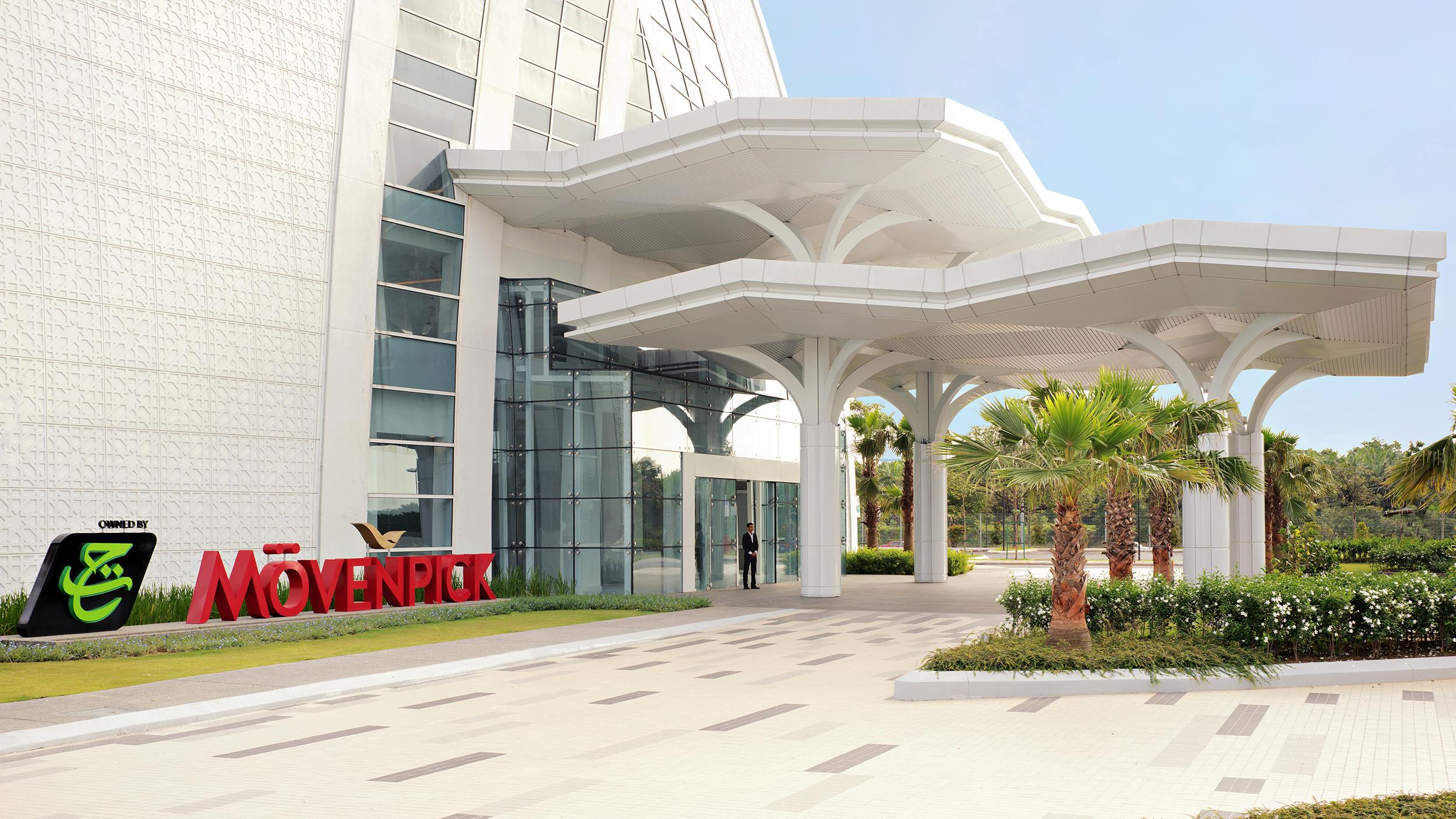 Movenpick Hotel & Convention Centre Klia Sepang Zewnętrze zdjęcie The entrance of the museum