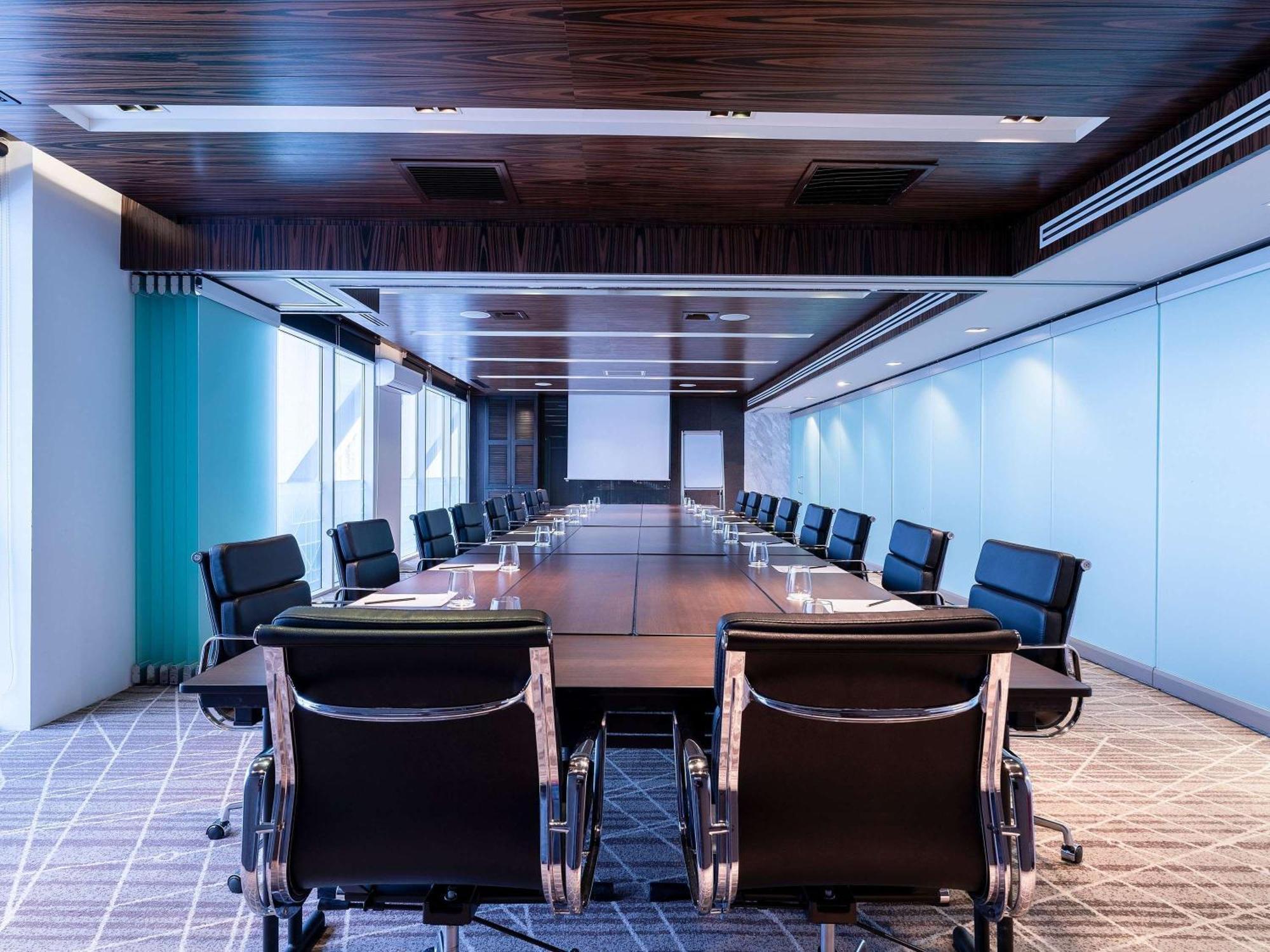 Movenpick Hotel & Convention Centre Klia Sepang Zewnętrze zdjęcie Boardroom at the InterContinental Hotel, London, The O2