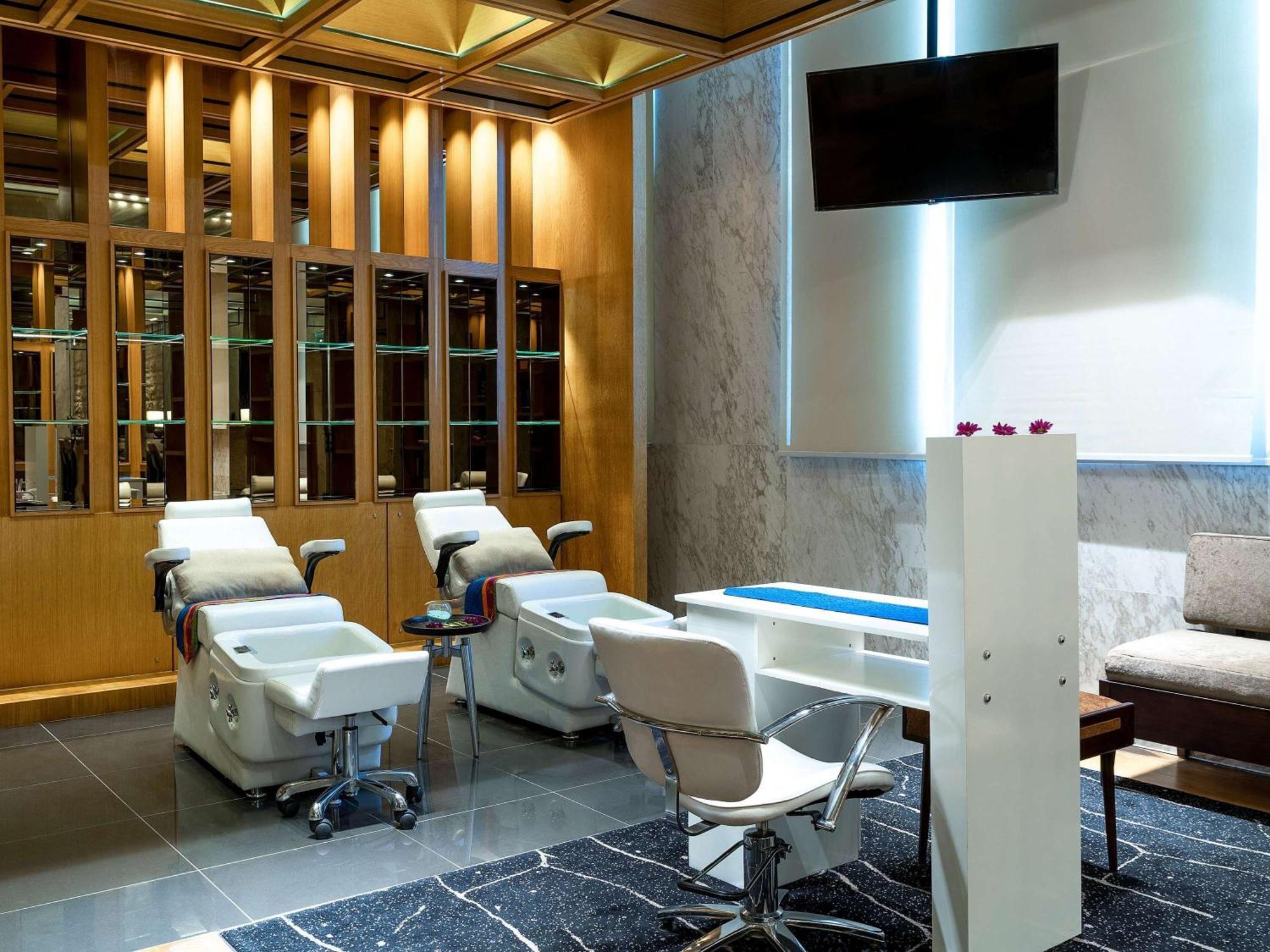 Movenpick Hotel & Convention Centre Klia Sepang Zewnętrze zdjęcie The nail salon at The Spa at The Standard, East Village