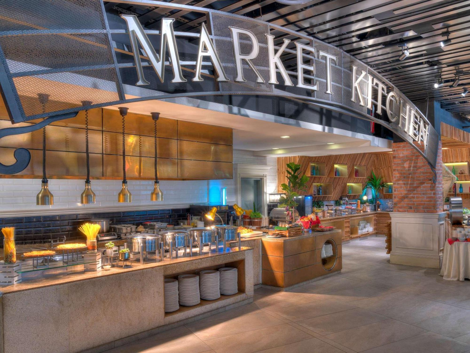 Movenpick Hotel & Convention Centre Klia Sepang Zewnętrze zdjęcie Market Kitchen