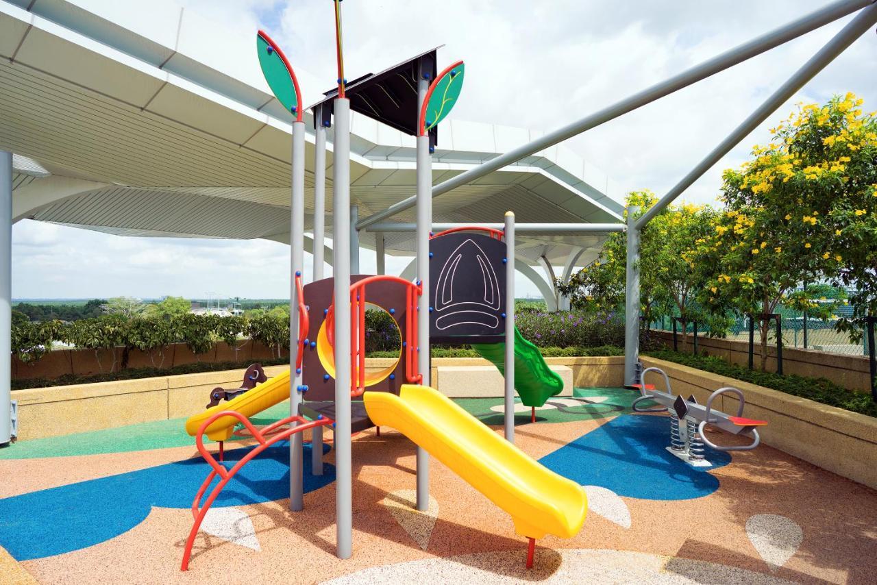 Movenpick Hotel & Convention Centre Klia Sepang Zewnętrze zdjęcie Children's playground at the rooftop of the hospital